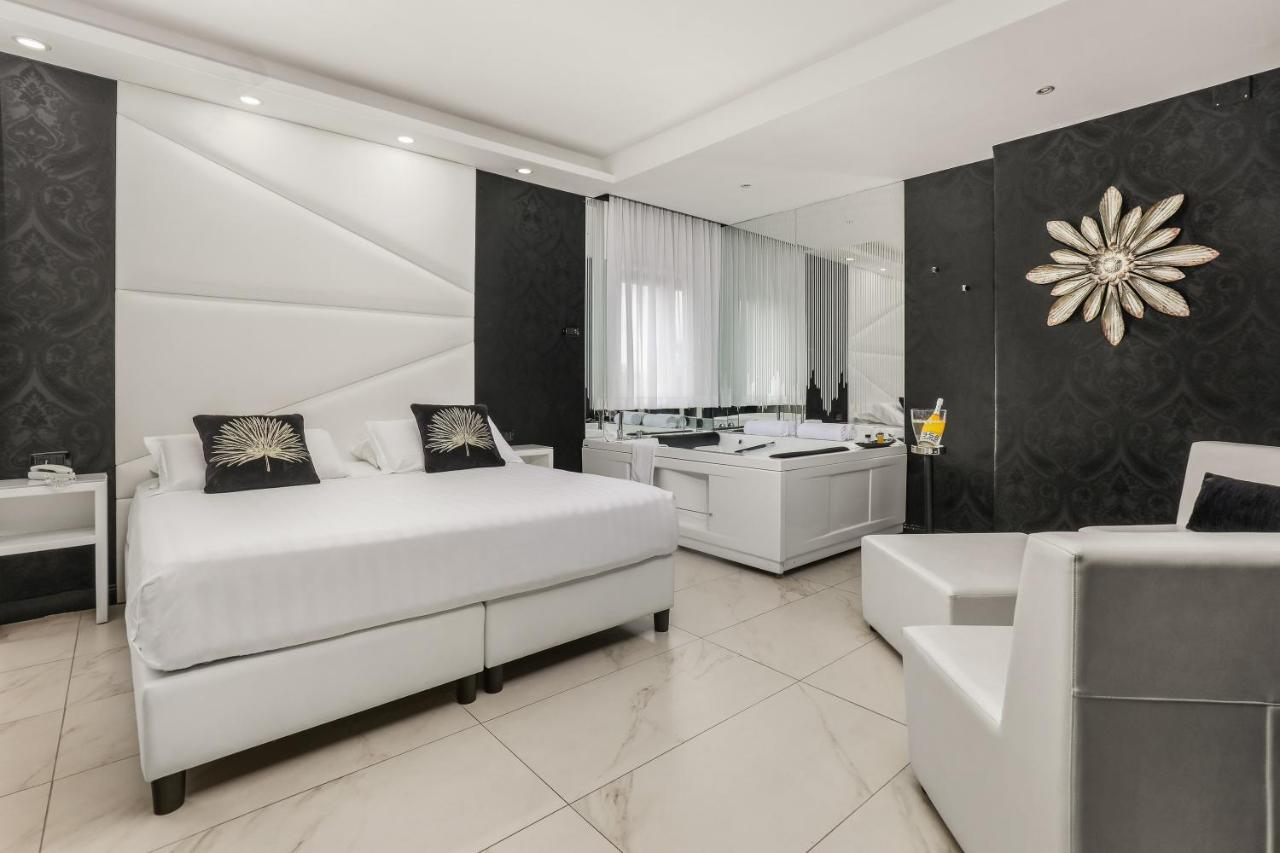 Reggia Suite Spa Hotel カゼルタ エクステリア 写真
