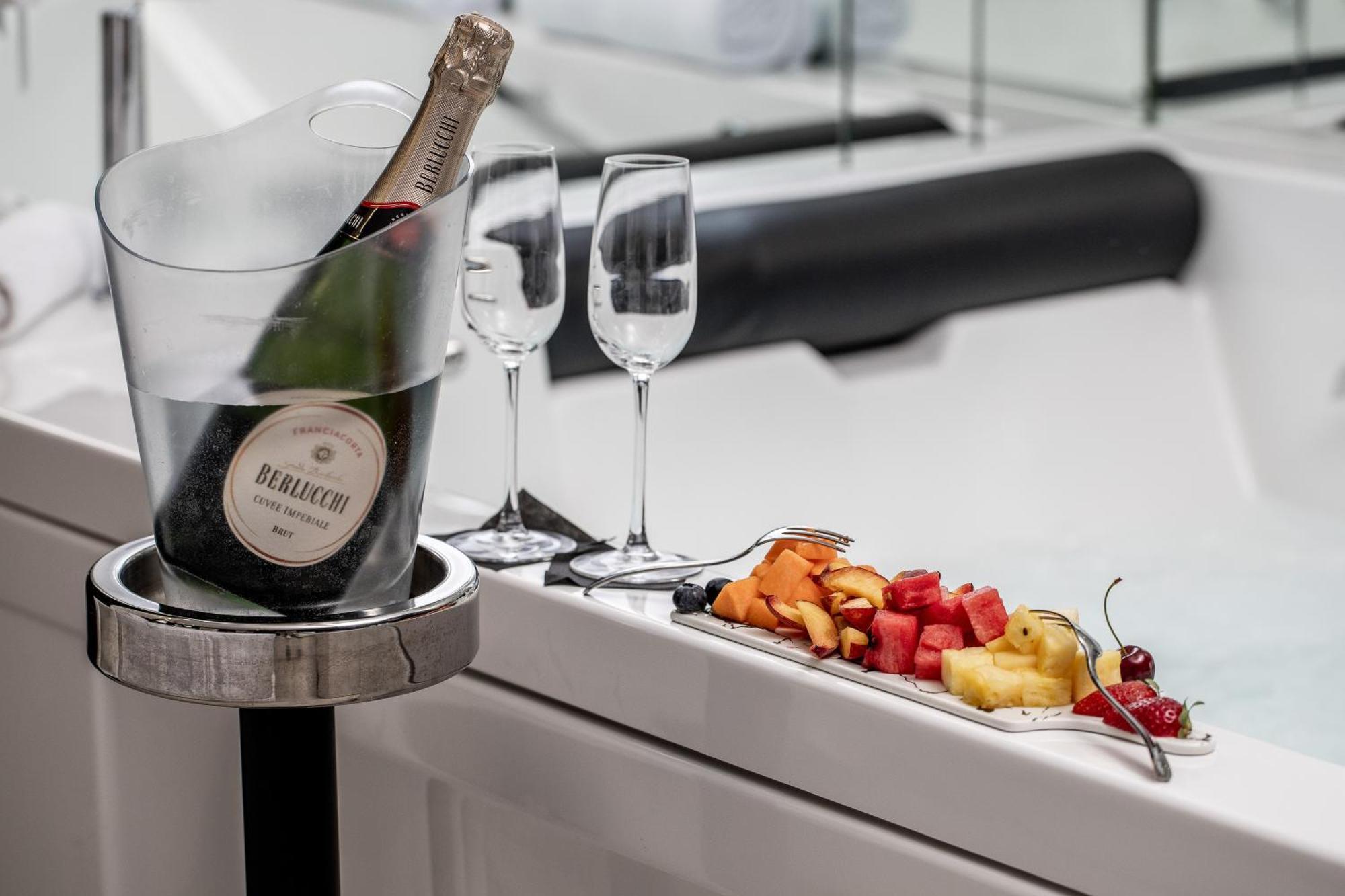 Reggia Suite Spa Hotel カゼルタ エクステリア 写真