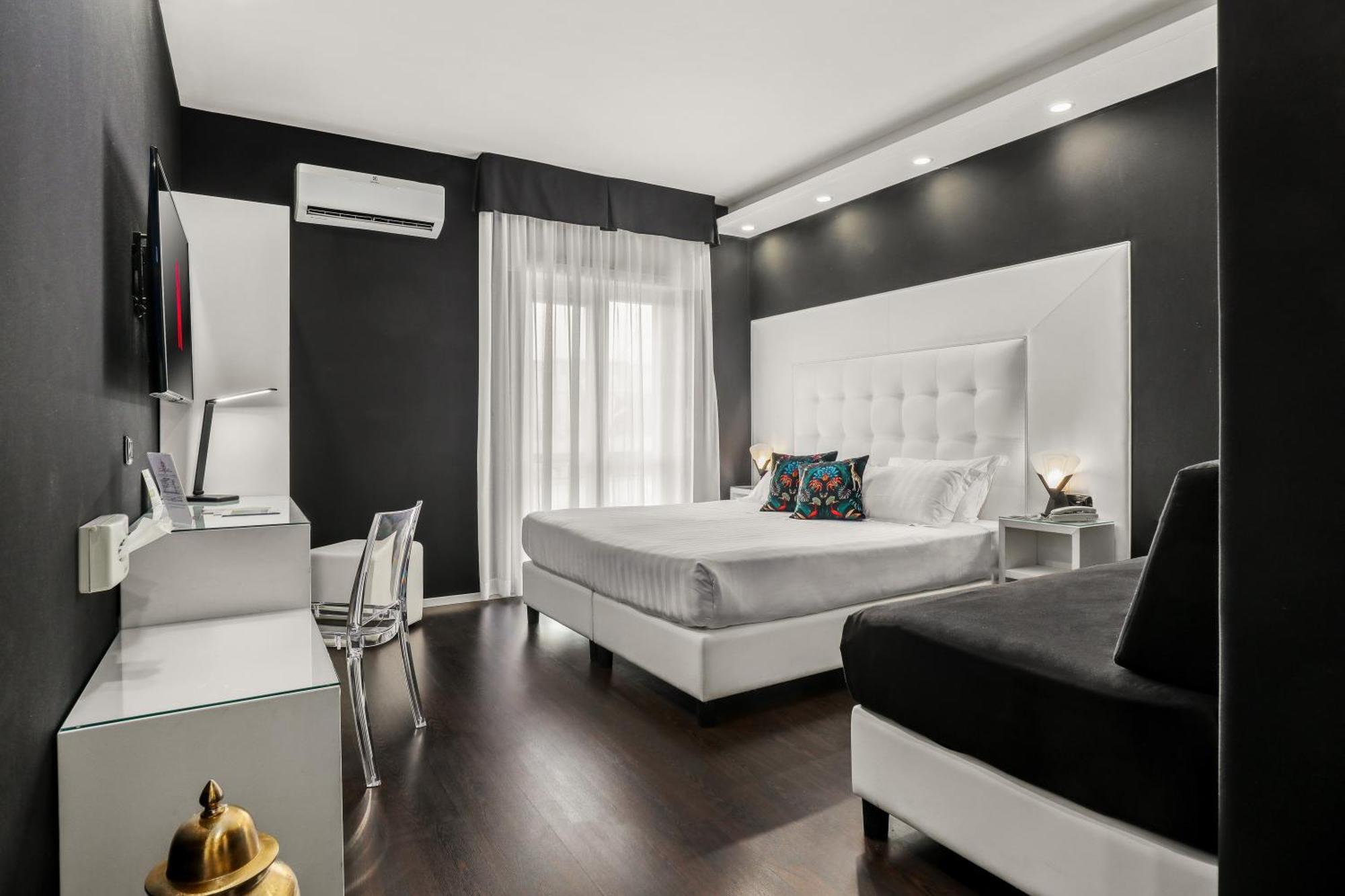 Reggia Suite Spa Hotel カゼルタ エクステリア 写真