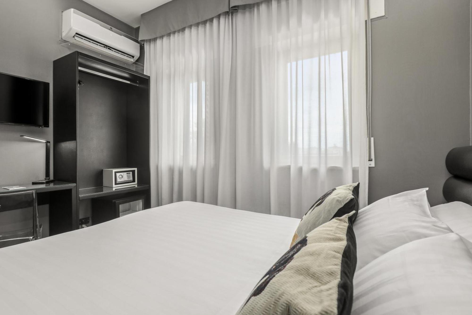 Reggia Suite Spa Hotel カゼルタ エクステリア 写真